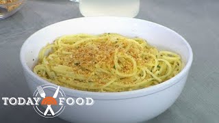 Host A Summer Pasta Party With This Spaghetti Aglio E Olio Recipe