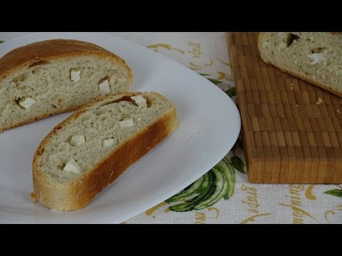 Видео рецепт Домашний хлеб с орехами, базиликом и козьим сыром