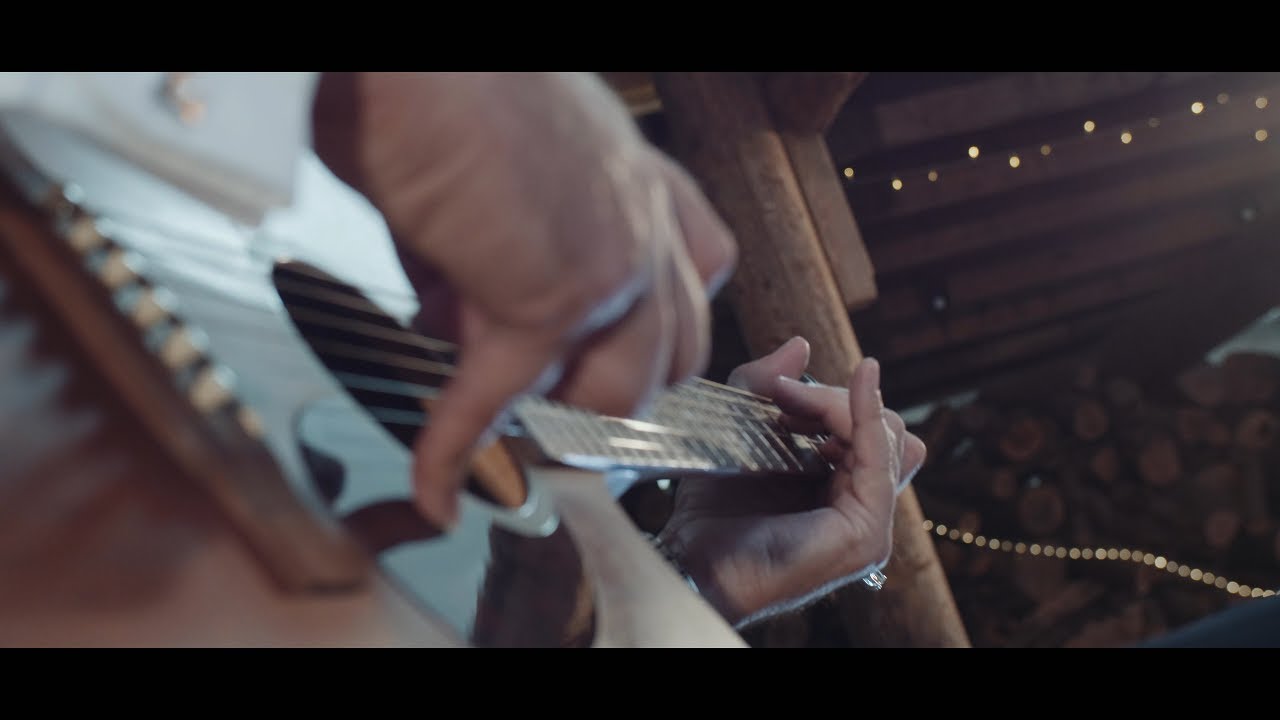 Christina Perri - A Thousand Years (acoustic cover by Lee Gordon) snippet