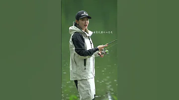 父亲节快乐 曾经那个意气风发怀揣梦想的少年 山不言自巍 海不言自深 年少不懂父爱深 读懂已不再年 2022dou来钓鱼 父亲节文案 父亲节 父亲节陪爸爸去钓鱼吧 