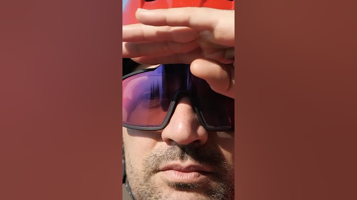 Occhiali che si Adattano alla Luce in 1 Secondo! 😲⚡️ #shorts