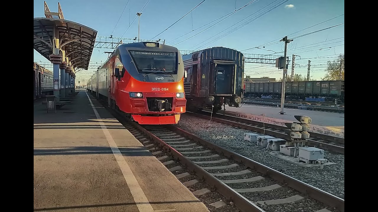 Электропоезд ЭП2Д-0194 на станции Новосибирск-Главный