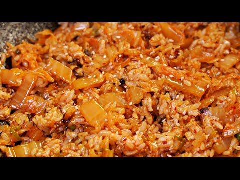 햄 없이도 맛있는 <strong>김치볶음밥</strong> <strong>만드는법</strong>