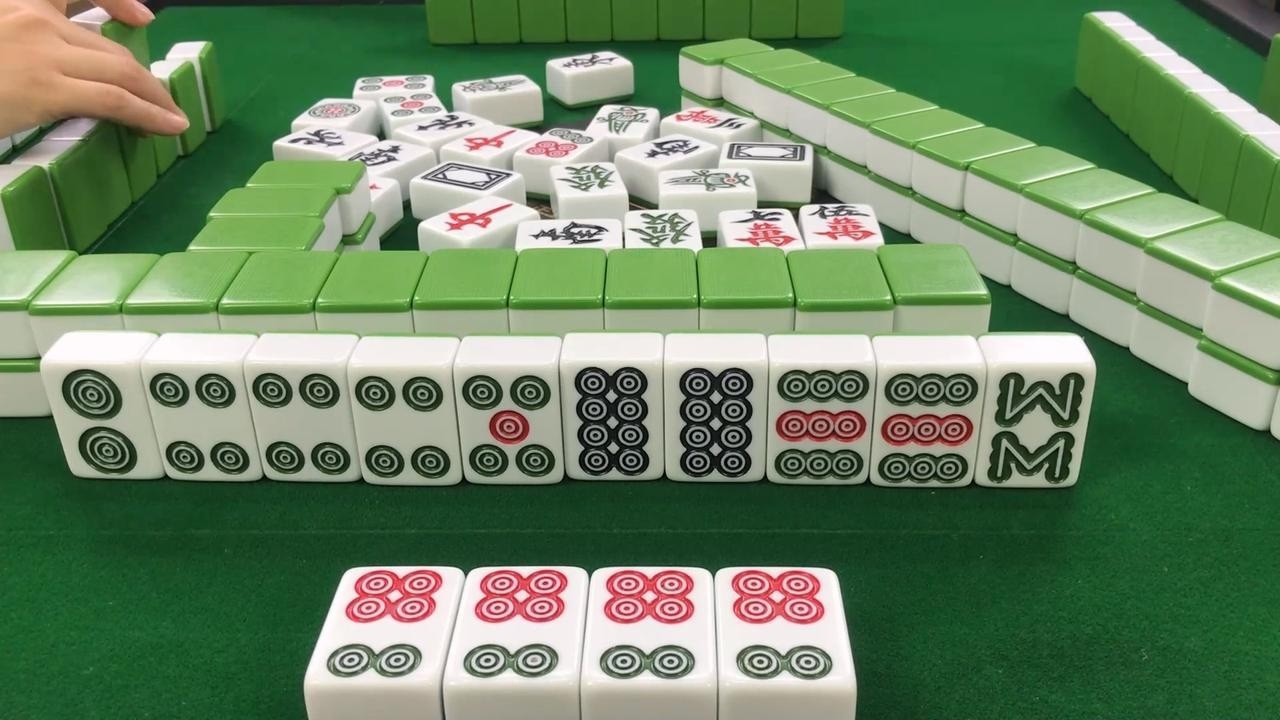 这才叫麻将博弈，颠覆般的手法，高手面前你我都是待宰的羔羊