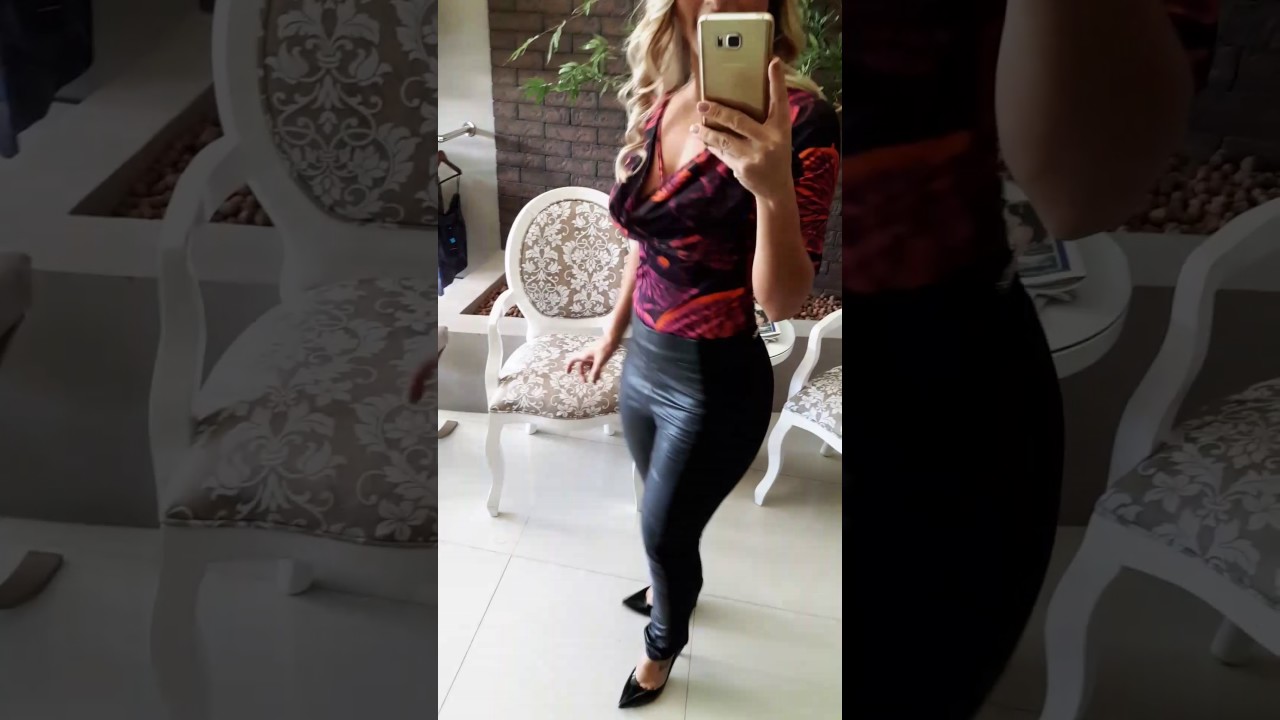 calça de couro morena rosa