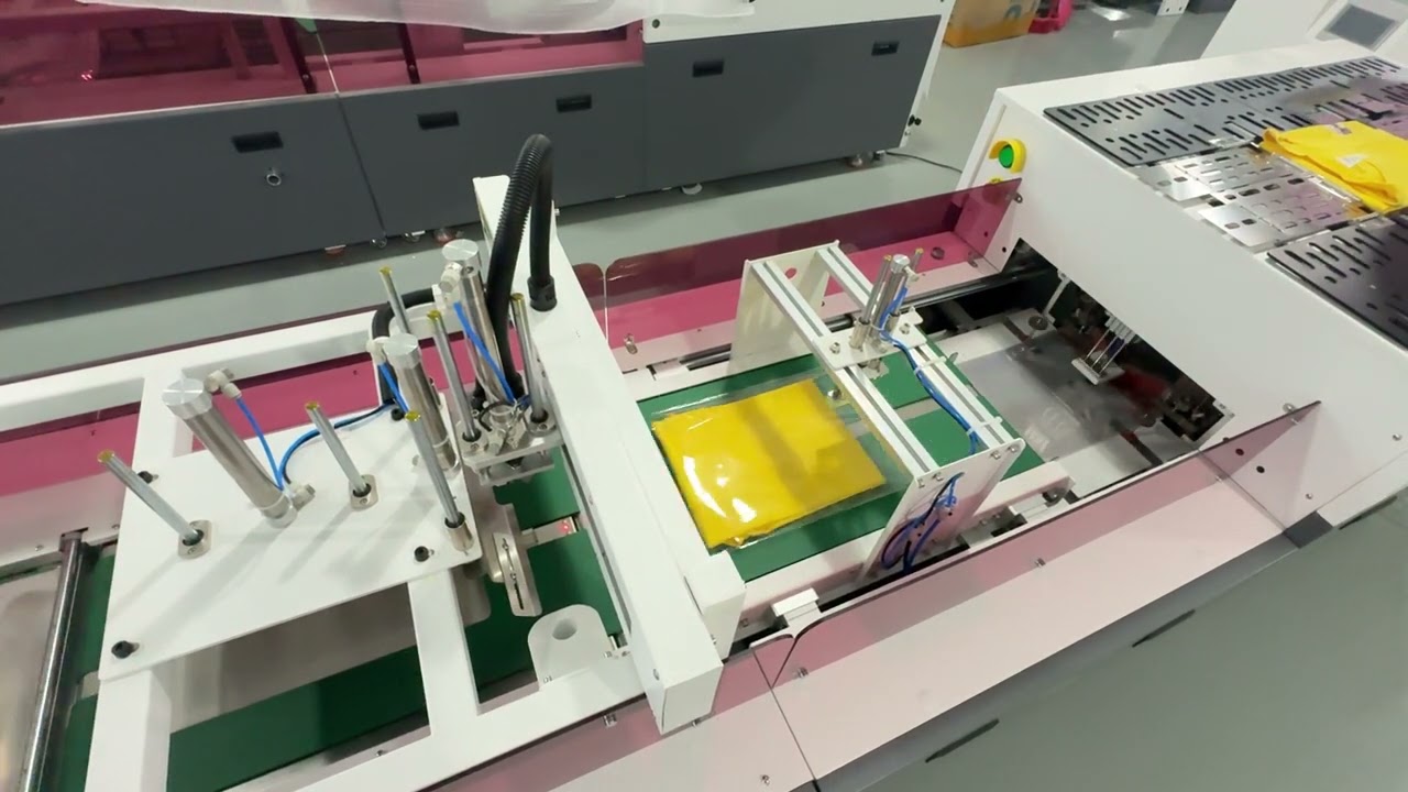 Automatic  T -Shirt Apparel Garment clothes folding & Bagging Machine