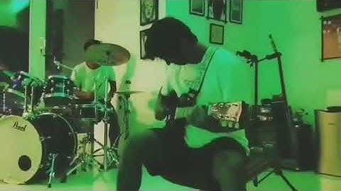 Sushant Singh Rajput playing guitar 🎸 part-5/n