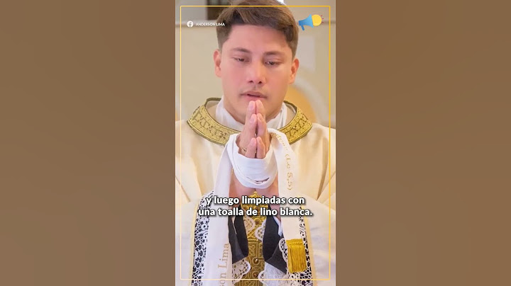 El emotivo abrazo de una madre a su hijo sacerdote recién ordenado🥰