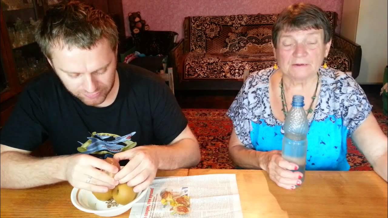 Проиграла сыну желание. Большая мамочка проиграла. Коварные дочки. Проиграла в карты на раздевание. Большая мамочка проиграла.