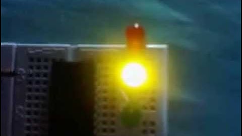 Semáforo con PIC 16F877A