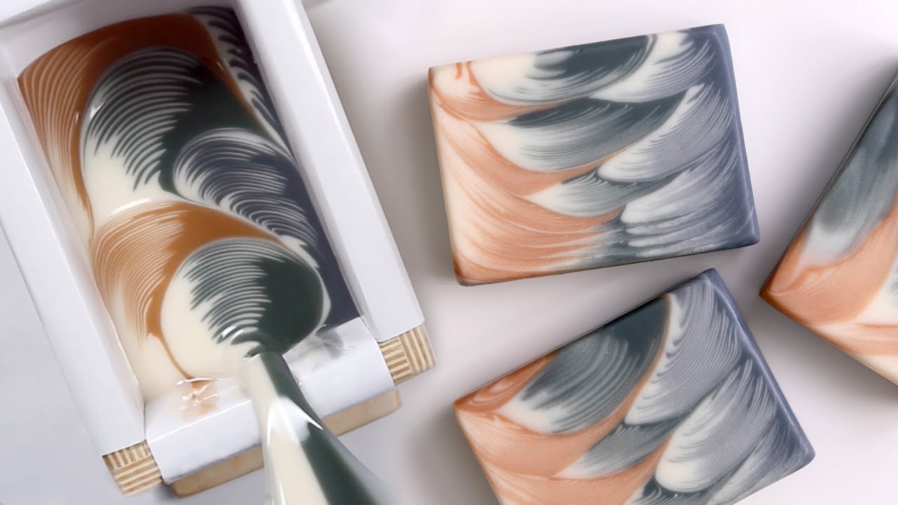 Clamshell Swirl Soap Making | Soap Challenge Club