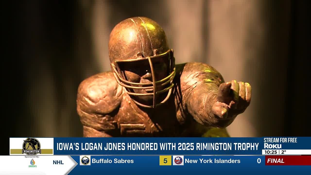 Iowa Center Logan Jones honored with 2025 Rimington Trophy