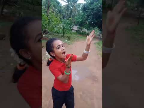 Hyra Hyra Hyraabba Song സ്കൂളിൽ പോകാൻ ready ആയ സമയത്ത് ഒരു Floop dance😂#dance#trendingshorts 😂😊