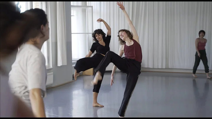 Victoria McConnell // Teaching
