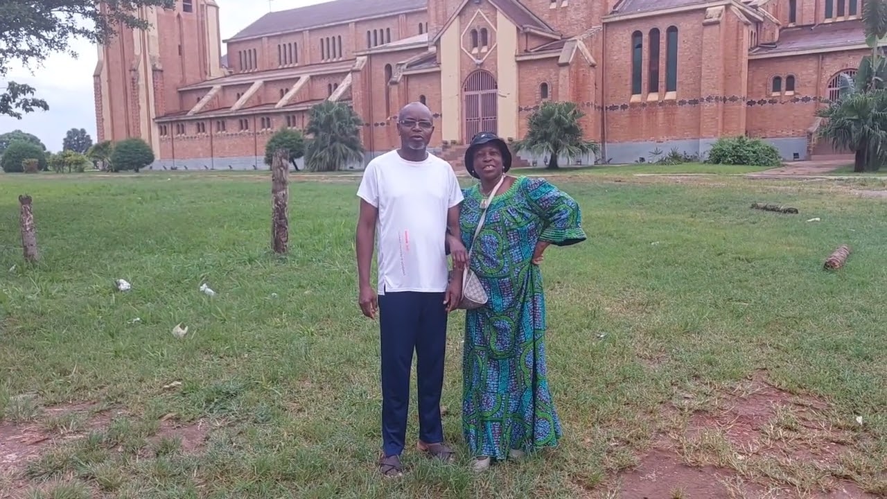 TOTALA NDENGE MBOKA NA BISO EZA KITOKO. DE KISANTU À KINSHASA.