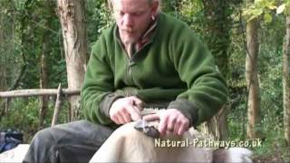Flint Knapping - Will Lord shows how to make a Flint Hand Axe
