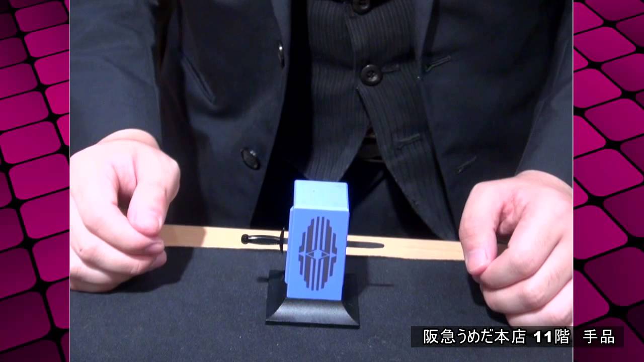 阪急百貨店】練習不要！最高のテーブルマジック！ - YouTube