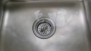 Upper kitchenette sink drain ok, clear water.
