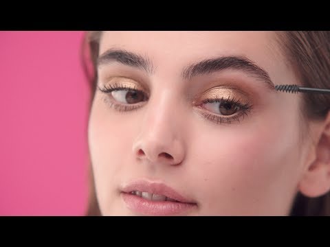 How to Get this Metallic Eyeshadow, Bright Lips and Glowy Skin Look – CHANEL  Makeup Tutorials 
