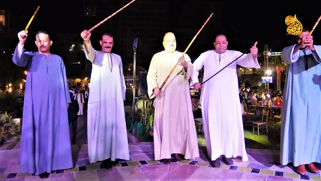 رقص شباب صعيدي شحط محط على أغنية ( الفلاح ) افراح المسلمات بالقاهره مع فنان الصعيد / محمد البنجاوى