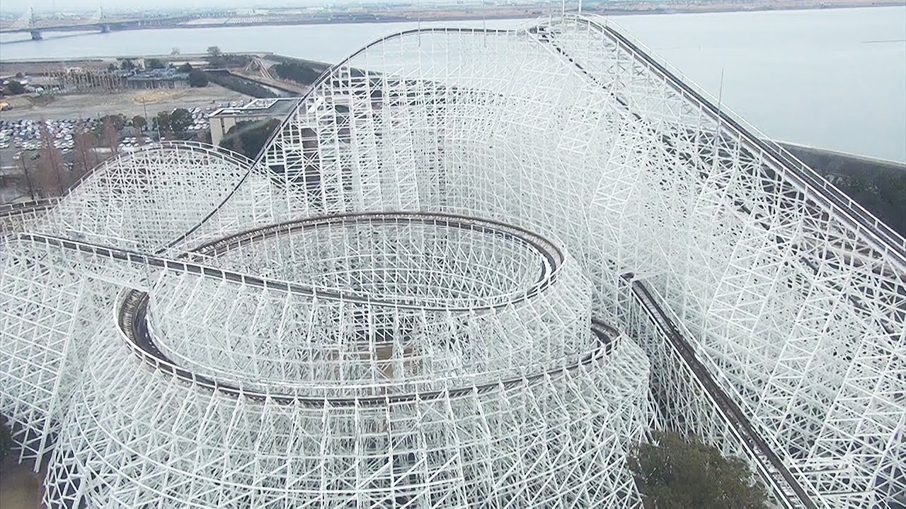 1 7 Km Wooden Roller Coaster Groans For Last Time In Mie Youtube