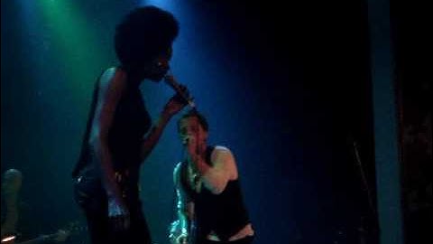 James Morrison featuring Beverly Brown - "Broken Strings"