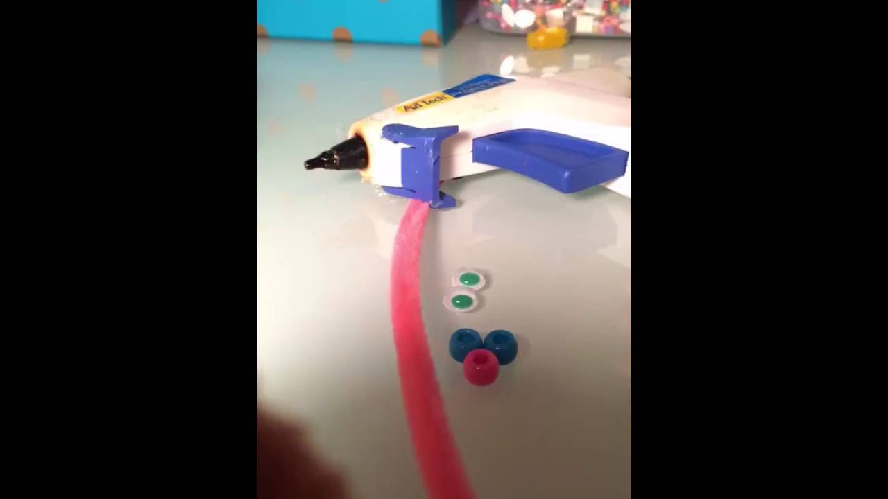 DIY mini PipeCleaner worm - YouTube