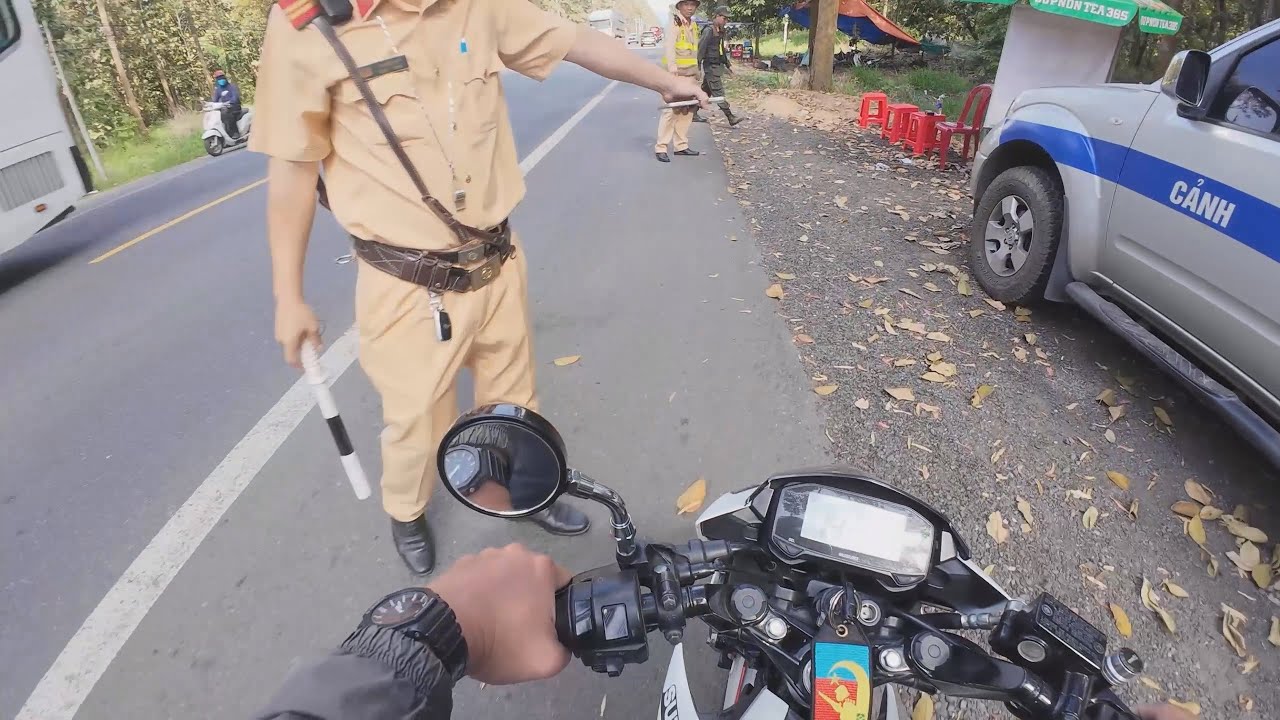 🟡 #1 Sài Gòn - Đà Lạt: Chia sẻ kĩ năng chạy xe đường dài & cập nhật các chốt CSGT | Moto Vlog