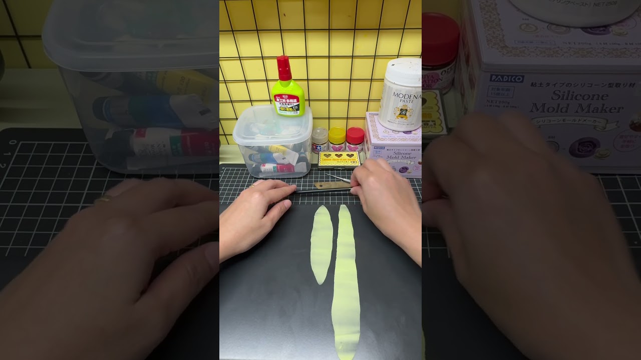 Miniature lettuce for sandwich and burger! 