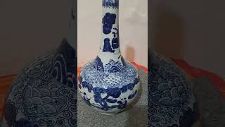A Ming Dynasty Jiajing period blue and white porcelain long-necked