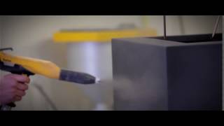 Poedercoaten Van Een Cuzzi Watertafel.