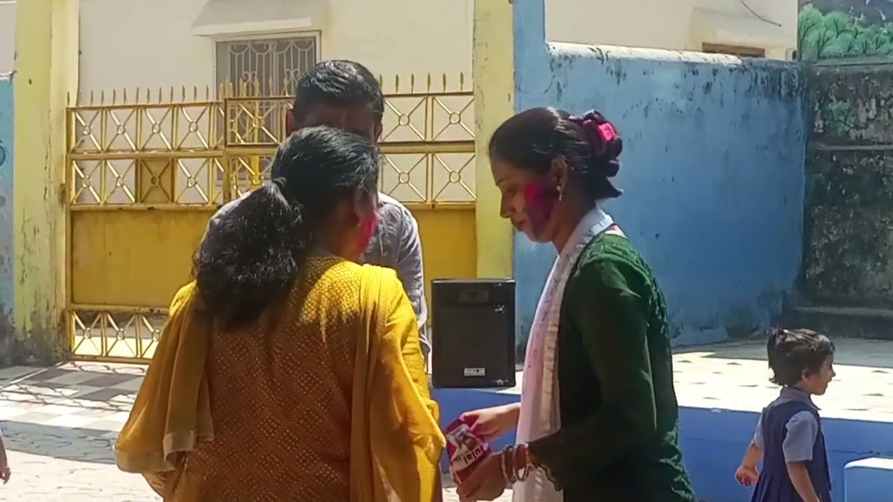 CHILDREN'S PARADISE SCHOOL SIMDEGA HOLI MILAN BY CHILDREN.