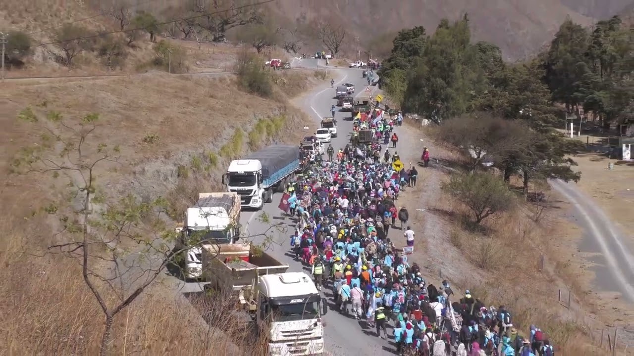 Peregrinos de San Antonio de los Cobres recorren la Quebrada del Toro