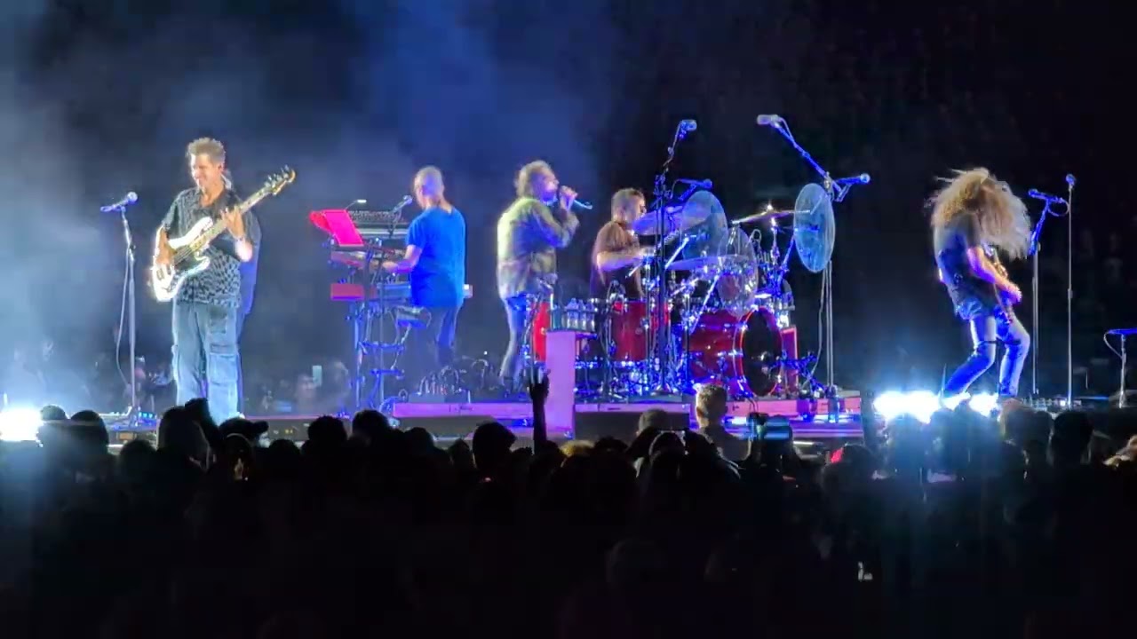 My Chemical Romance - Destroya (live) - YouTube