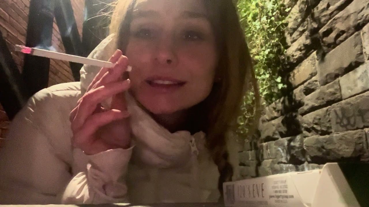 was carrie smoking real cigarettes Smoker Carrie was the blueprint. It was actually refreshing watching a  woman being a frequent smoker in a show for once. (Sorry, I've rarely seen  any in many shows, idk what's the