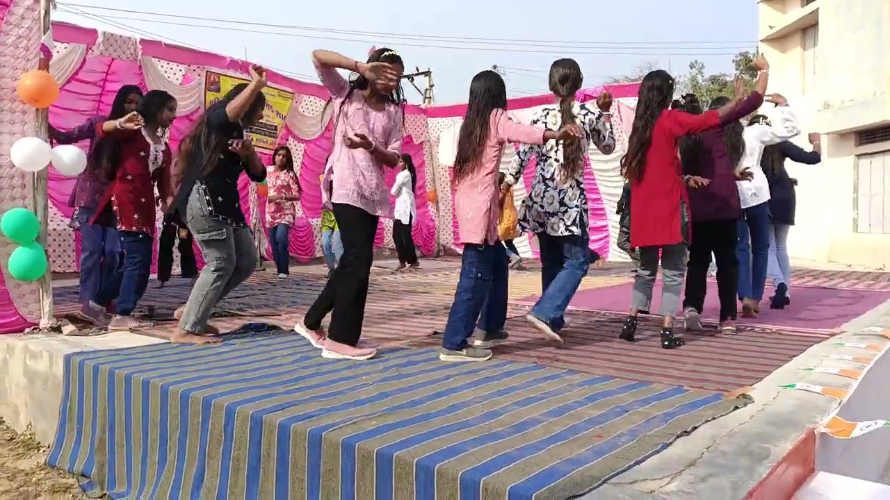 શ્રી ચાંદરવા પ્રાથમિક શાળા છોકરીઓ નો ડાન્સ