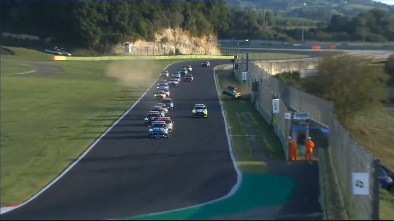 Mini Challenge Italia 2018. Race 1 Autodromo Vallelunga Piero Taruffi. Huge Crash