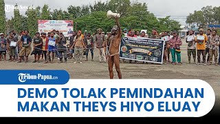 Demo Tolak Pemindahan Makam Theys Eluay di Kantor Bupati Jayapura