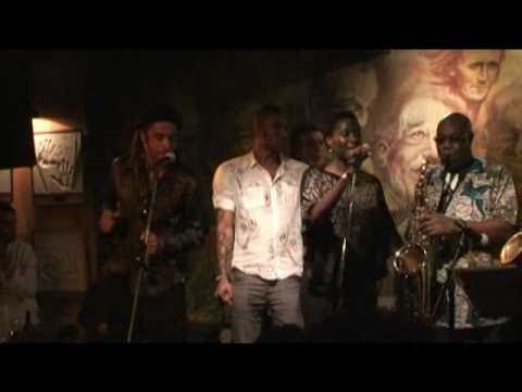 SOUL MAKOSSA Manu Dibango Featuring Yannick Noah & Wayne Beckford