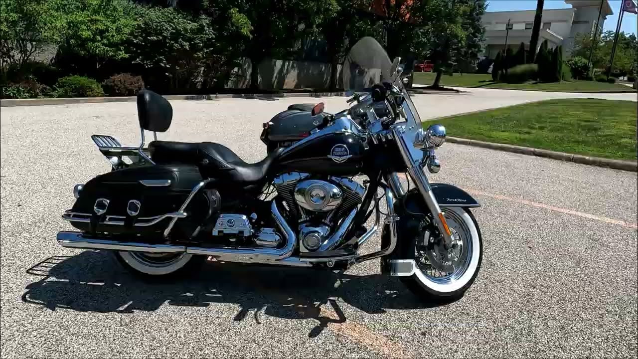 Used 2009 Harley-Davidson Road King Classic Motorcycle For Sale In