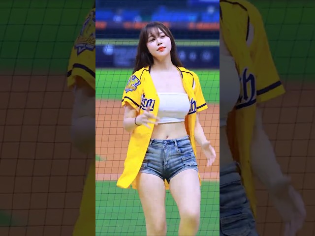 권은비 나와!! crazy in love 1 공연 #shorts #김도아 #치어리더 #crazyinlove #권은비 #워터밤