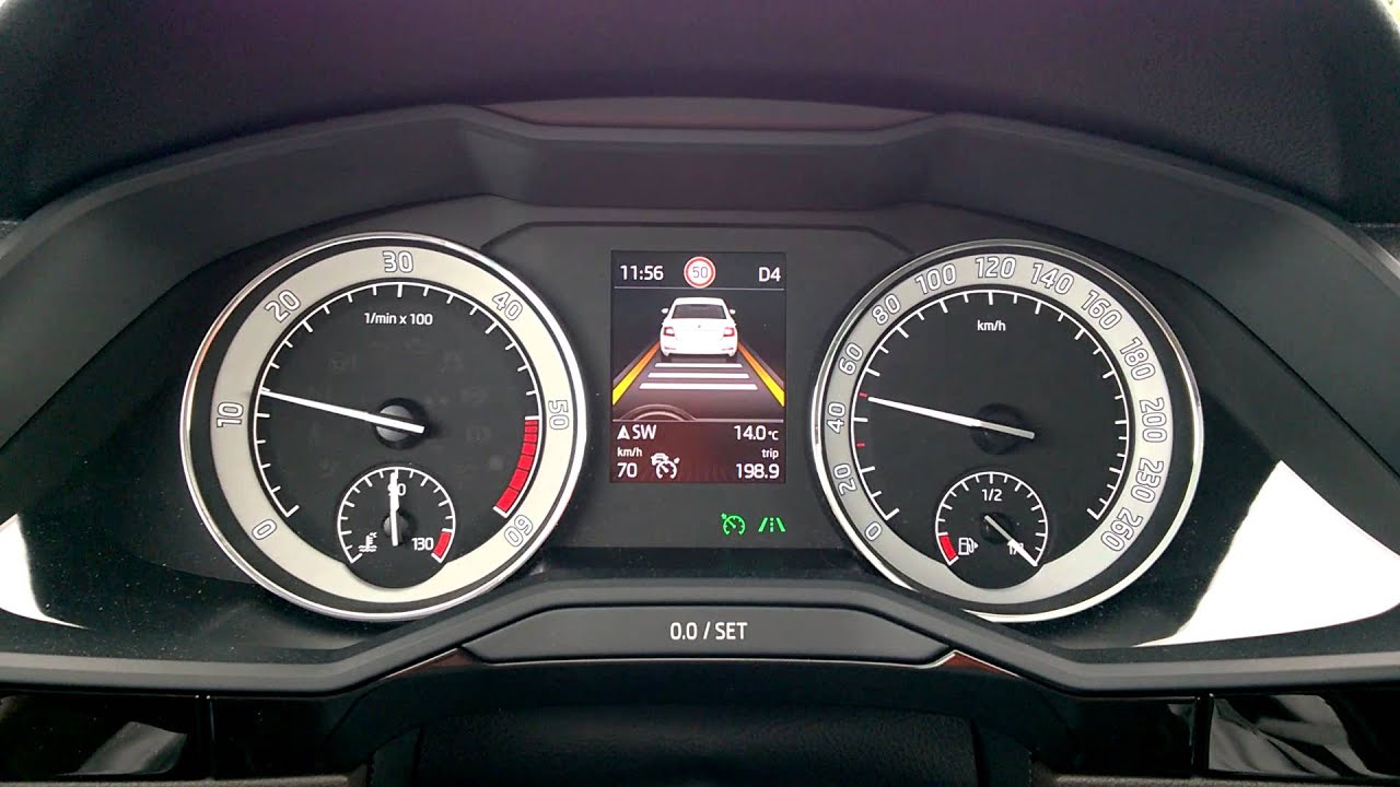 ŠKODA Superb III Emergency Assist Zusammenspiel ACC+Lane Assist unterhalb 65kmh YouTube