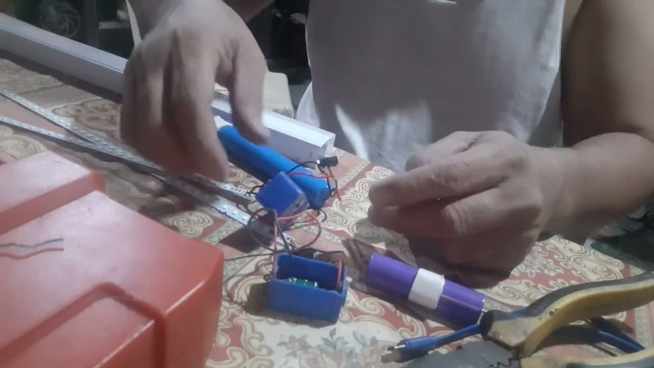 REPAIR USB LITHIUM BATTERY BULB. LED