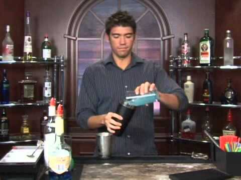 how-to-make-the-blue-kamikaze-vodka-drink