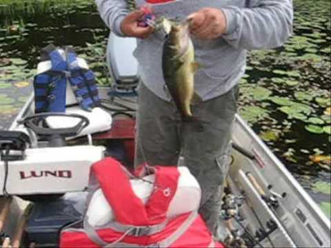 Fishing for Muskies with Andrew Ragas and Christopher Stolarski of www.fishing-headquarters.com. It was a tough day.