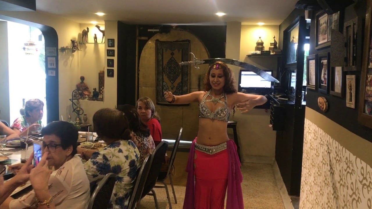 Michel Najat Danza árabe con Sable - Raul Ferrando - Yearning