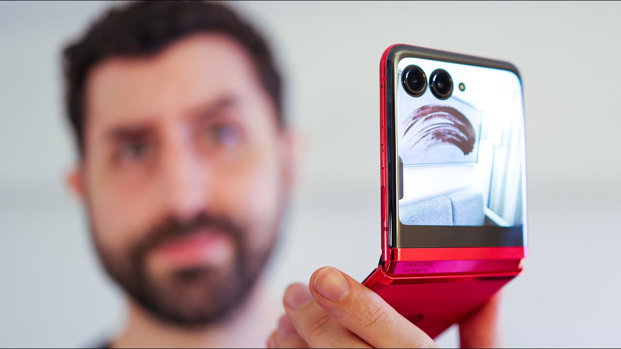 Motorola RAZR 40 Ultra – Now THIS is a Cover Screen