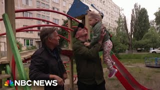 Blinded Ukraine soldier returns home and meets daughter for first time