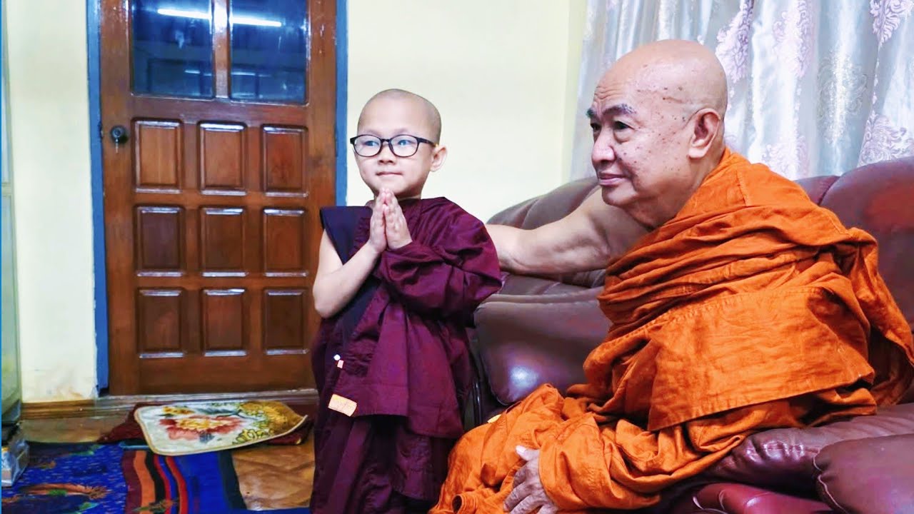 ရန်ကုန်တိုင်း သံဃနာယကဥက္ကဌ ဆရာတော်ဘုရားအား ကိုရင်လေးမှ ဖူးမြော်ကြည်ညိုကန်တော့၍ အဆုံးအမသြဝါဒနာယူ ☸️