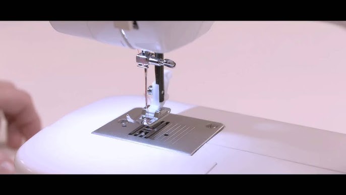 SINGER® M3200 Getting Started - Changing a Needle 